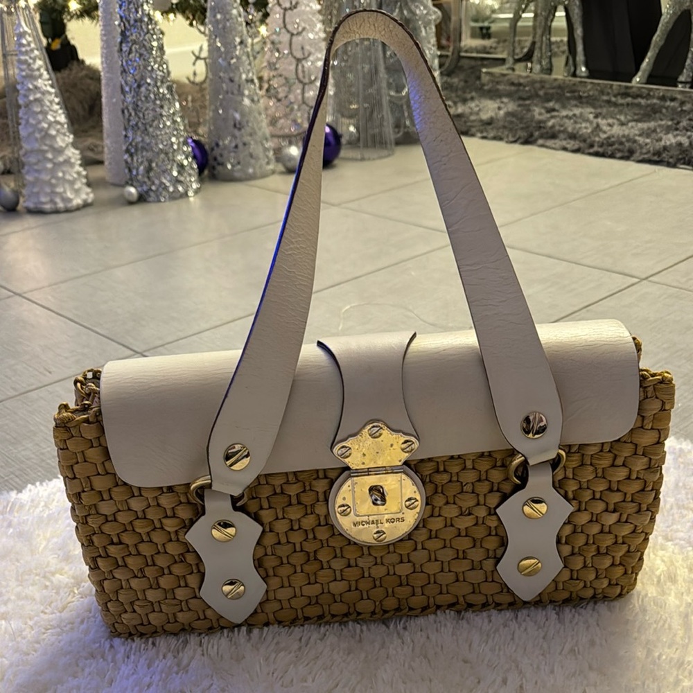 Michael Kors Santorini East West Straw. Strap need repaired - Picture 2 of 5